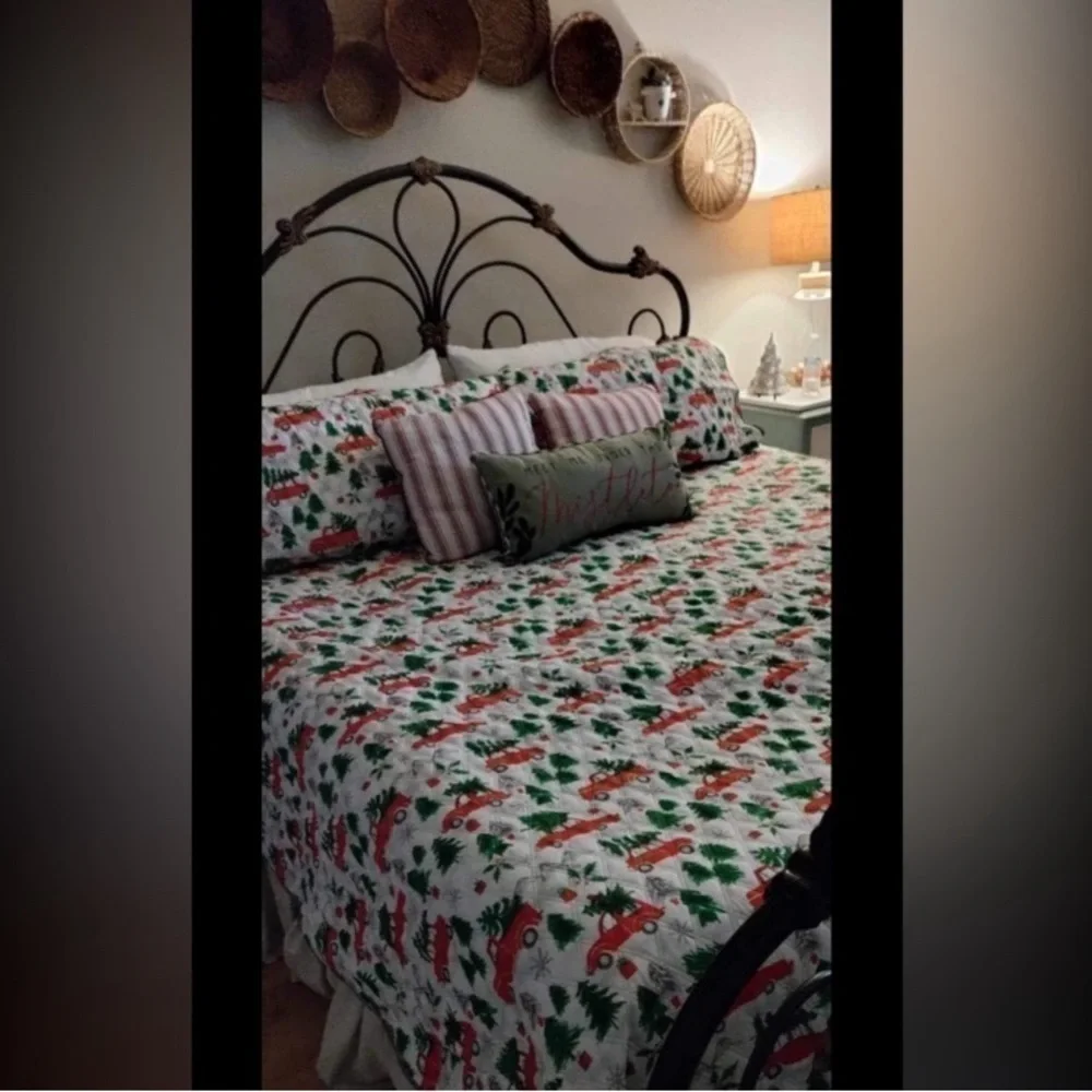 Martha Stewart King Reversible Christmas Truck Quilt w/tote+ shams NEW